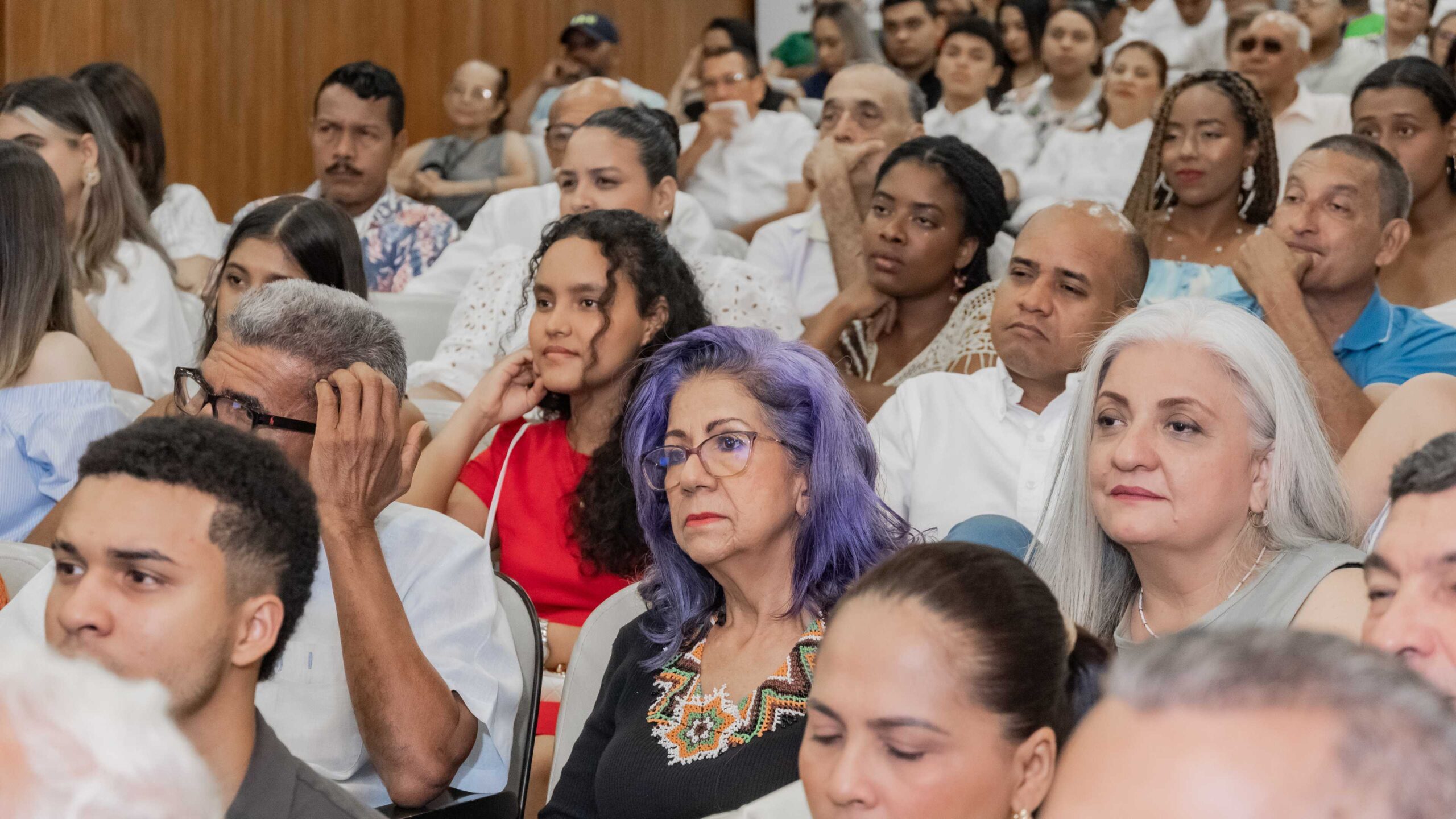 Invitados y periodistas